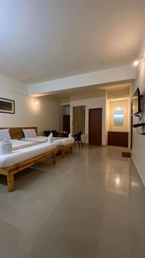 Hotel Travellers Inn Shillong Eksteriør billede