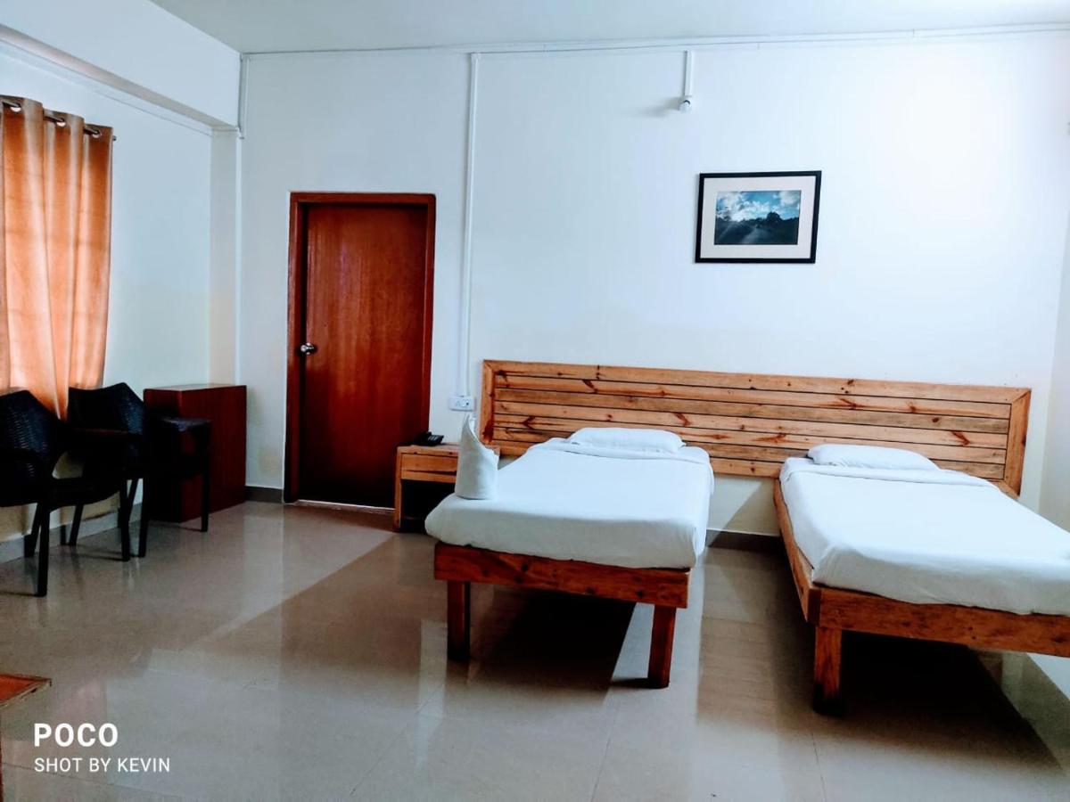 Hotel Travellers Inn Shillong Eksteriør billede