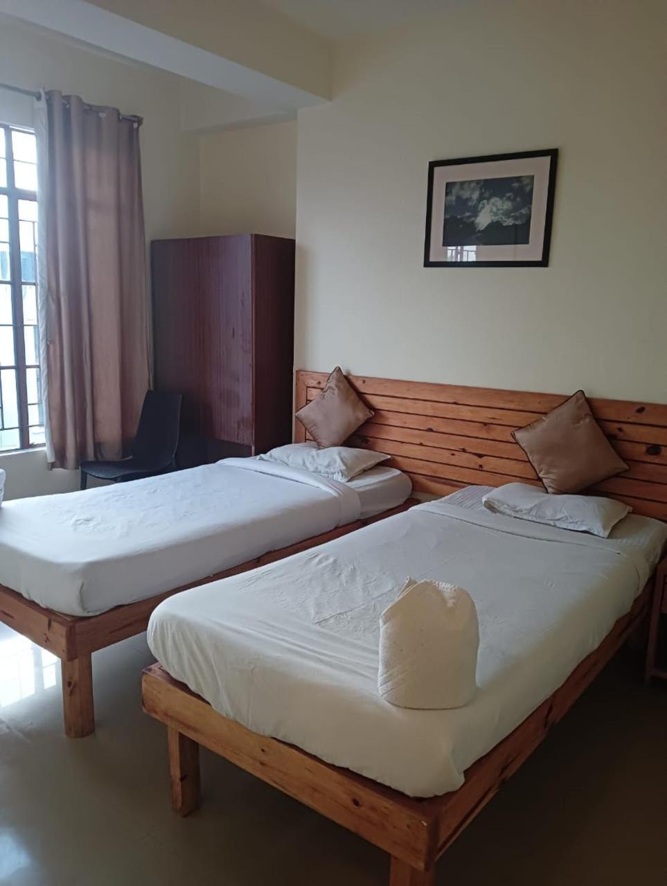 Hotel Travellers Inn Shillong Eksteriør billede