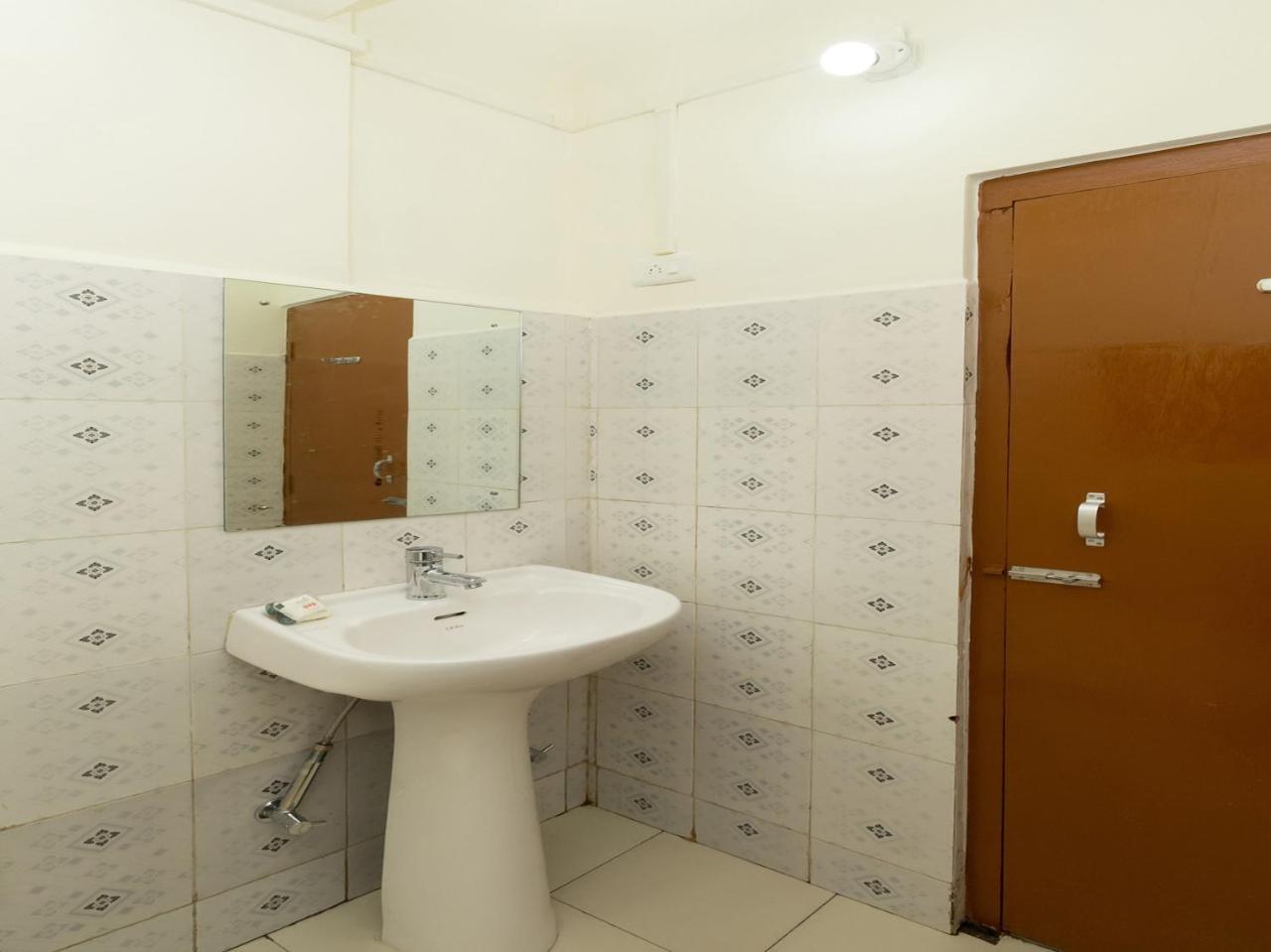 Hotel Travellers Inn Shillong Eksteriør billede
